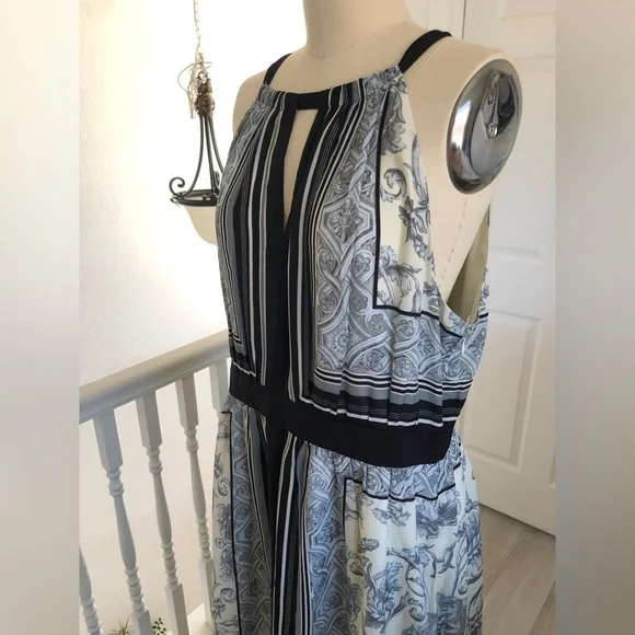 VINCE CAMUTO Maxi dress. - Picture 3 of 16